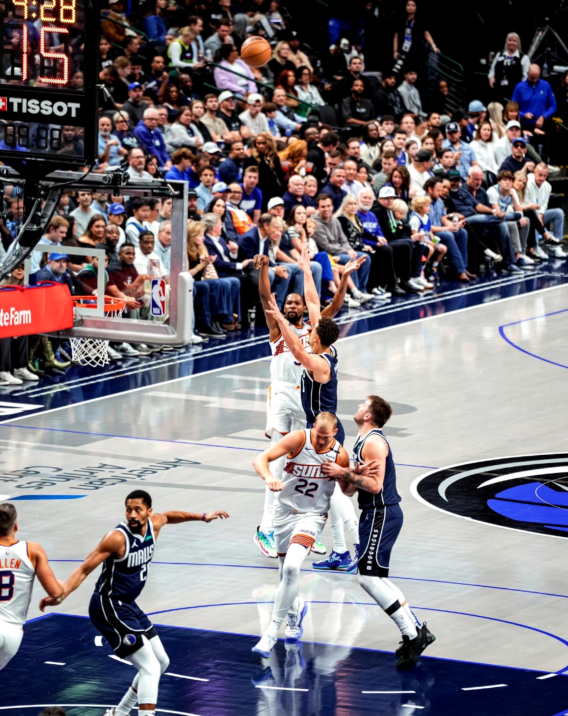 印第安纳步行者转会期内部沟通；志在英超名次提升；态度坚定；临场指挥获称赞的简单介绍